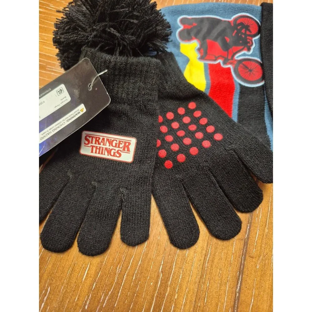 Stranger Things Kids Beanie & Gloves Set Black/Blue/Red Design Pom Pom Hat Netfl